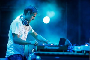 Armin-Van-Buuren-Wearing-Technics-RP-DH1200-Headphones