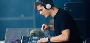 Martin-Garrix-Wearing-V-Moda-Crossfade-M-100-2016