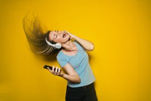 Using the Best Headphones Under 50$